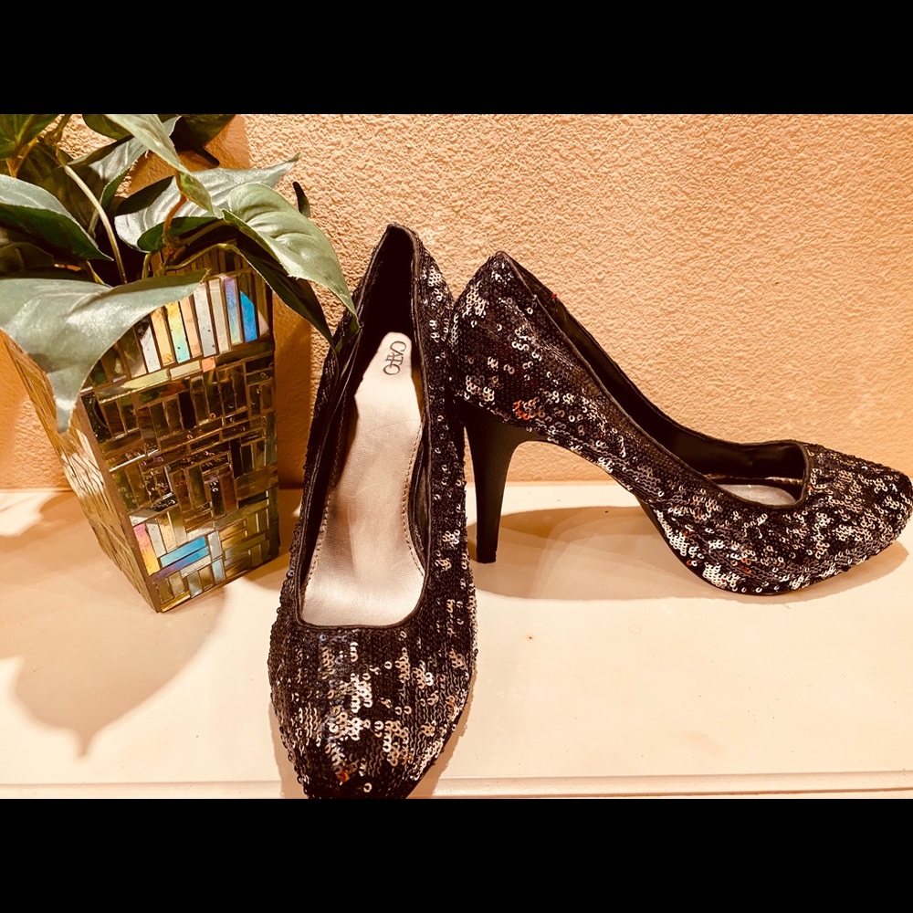 Black and silver shimmer heels